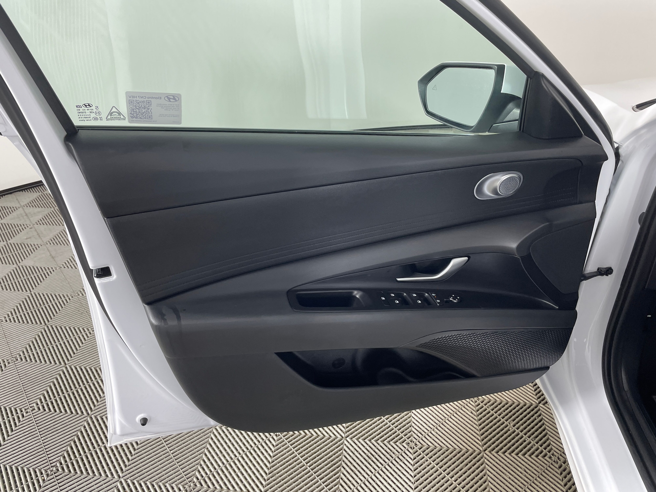 2025 Hyundai Elantra Blue - Photo 16