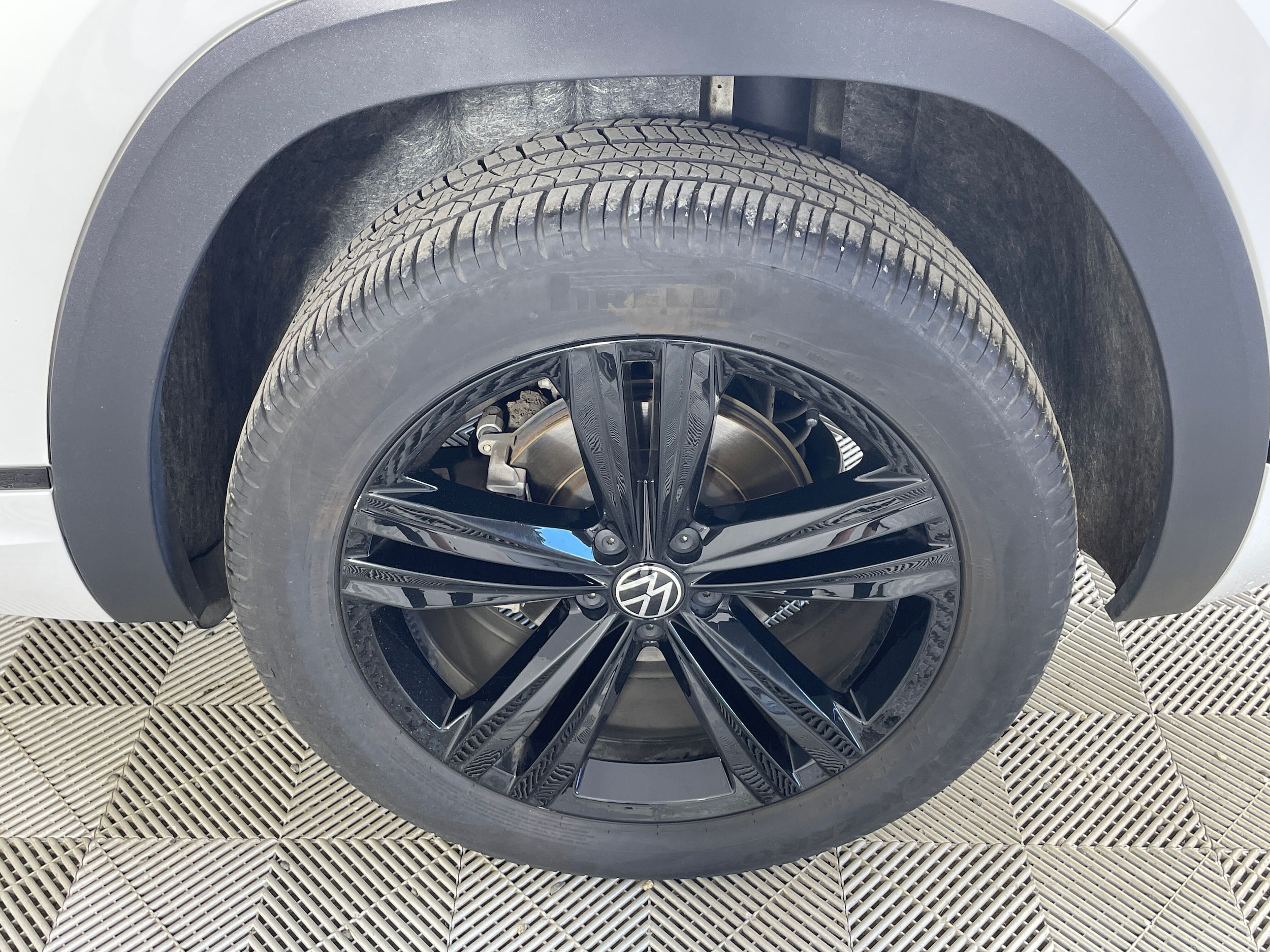 2023 Volkswagen Atlas Cross Sport SEL R-Line Black - Photo 20