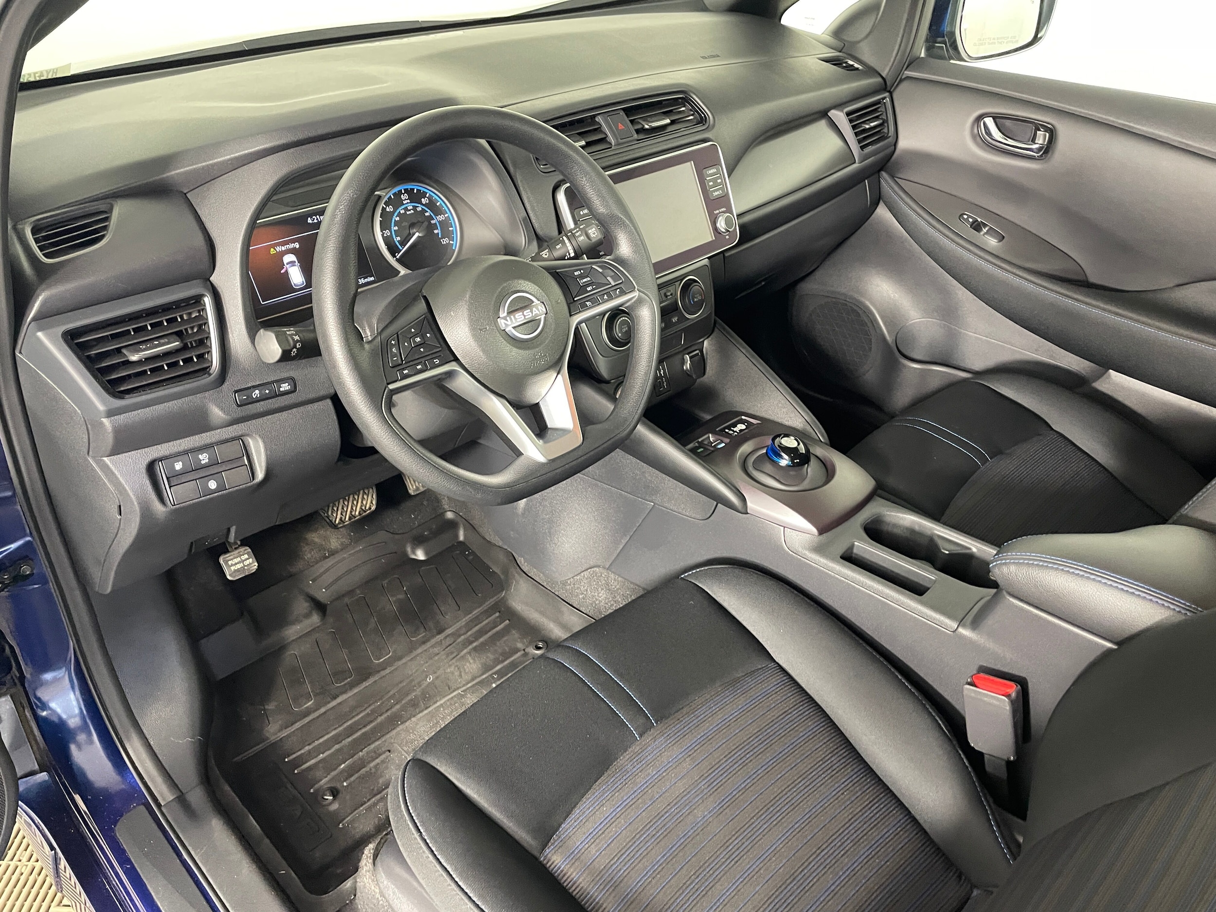 2023 Nissan LEAF S photo 2