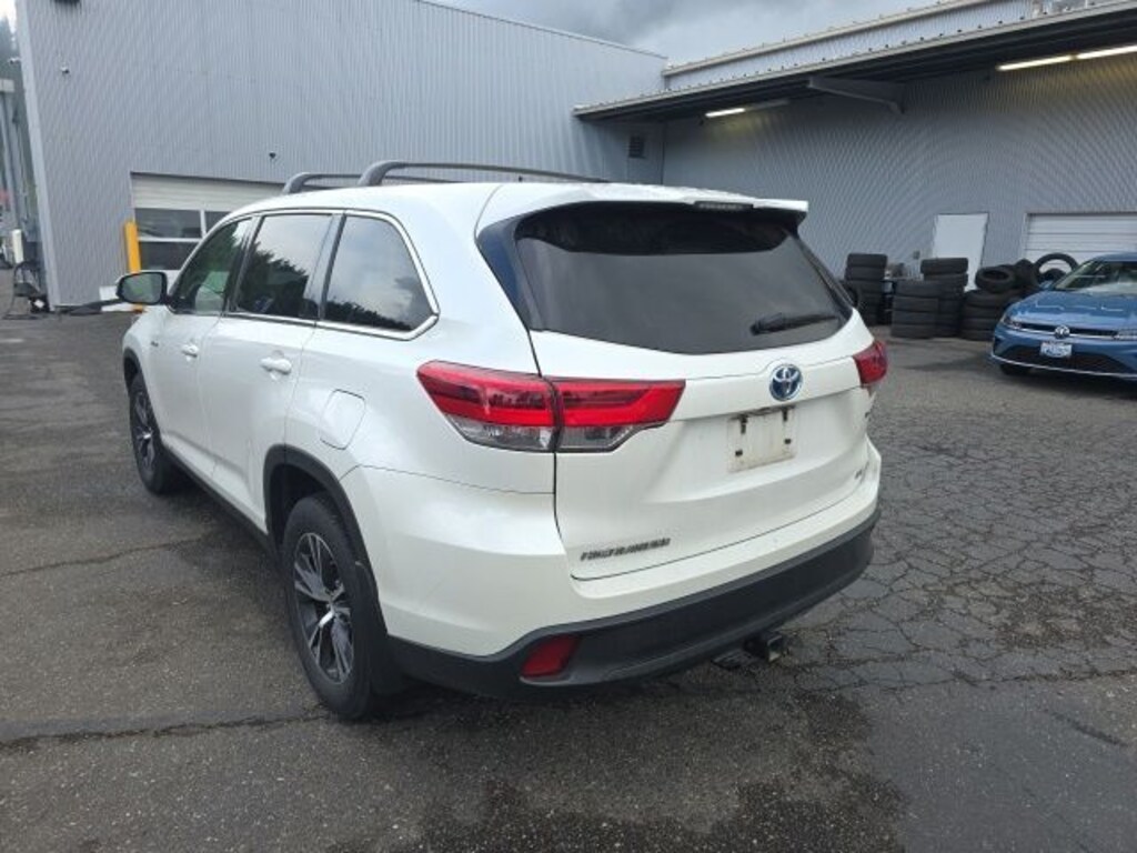 Used 2019 Toyota Highlander Hybrid LE V6 SUV