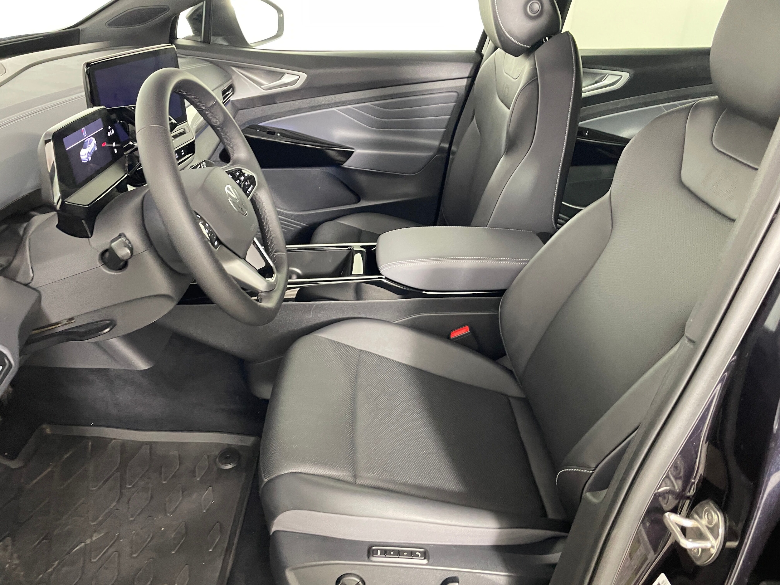 2023 Volkswagen ID.4 Pro S Plus photo 2