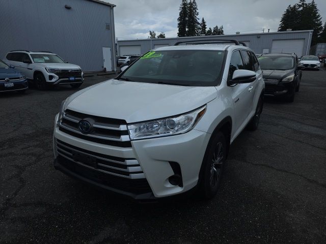 2019 Toyota Highlander LE Hybrid 4x4's photo
