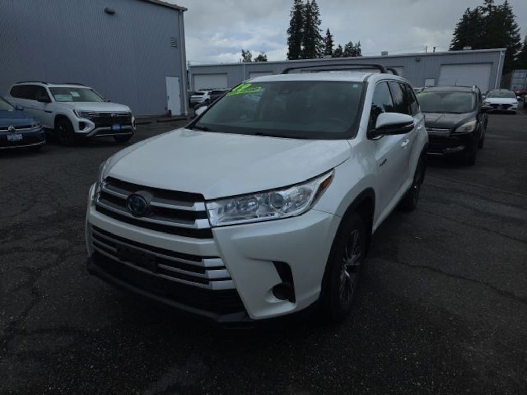 Used 2019 Toyota Highlander Hybrid LE V6 SUV