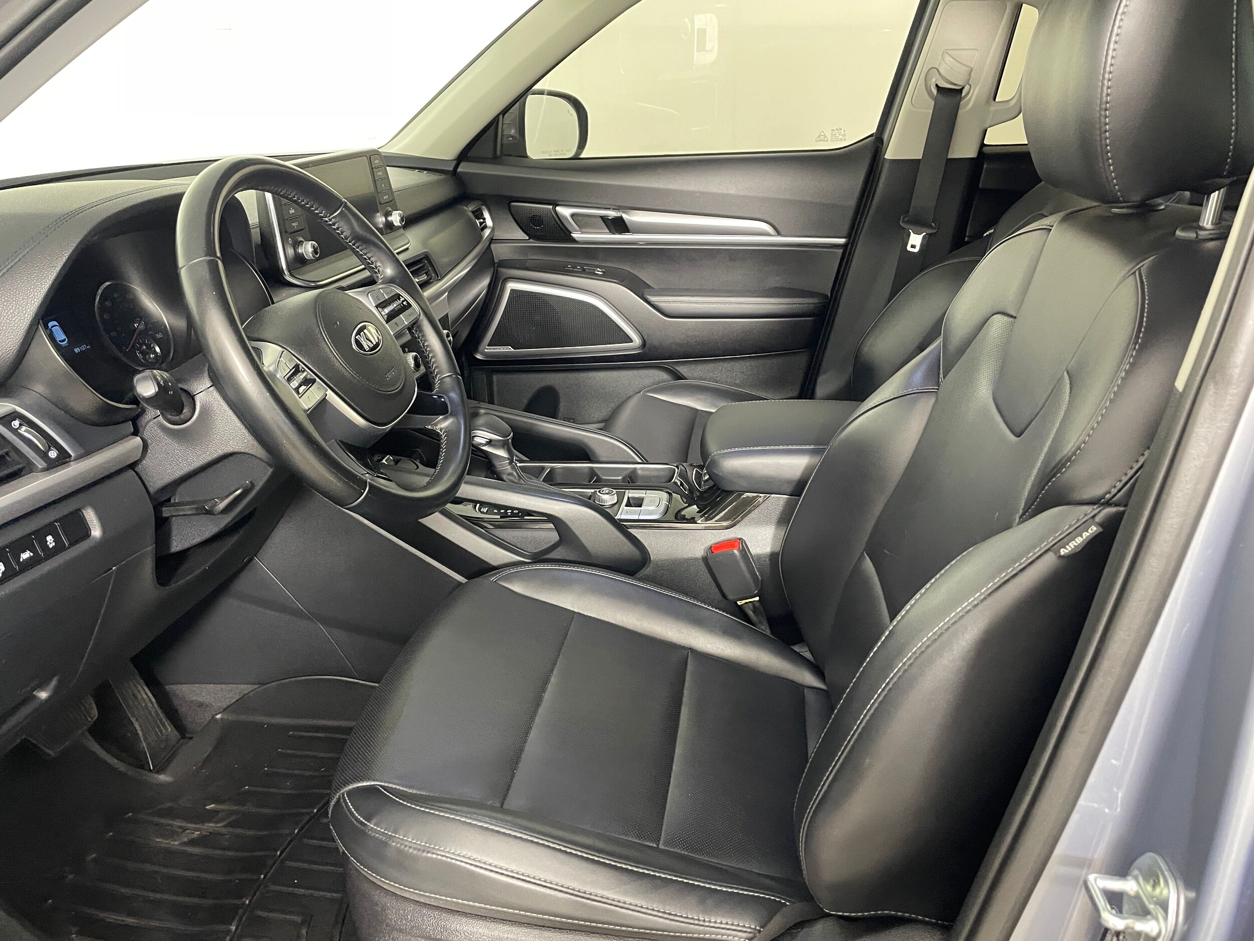 2020 Kia Telluride S photo 2