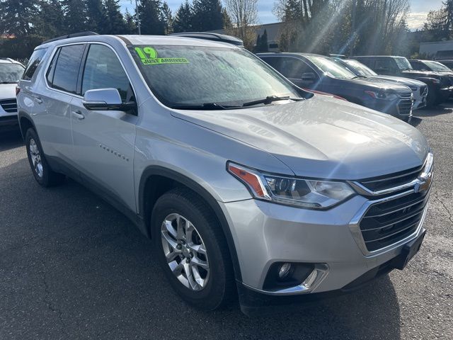 2019 Chevrolet Traverse LT Cloth w/1LT photo 2