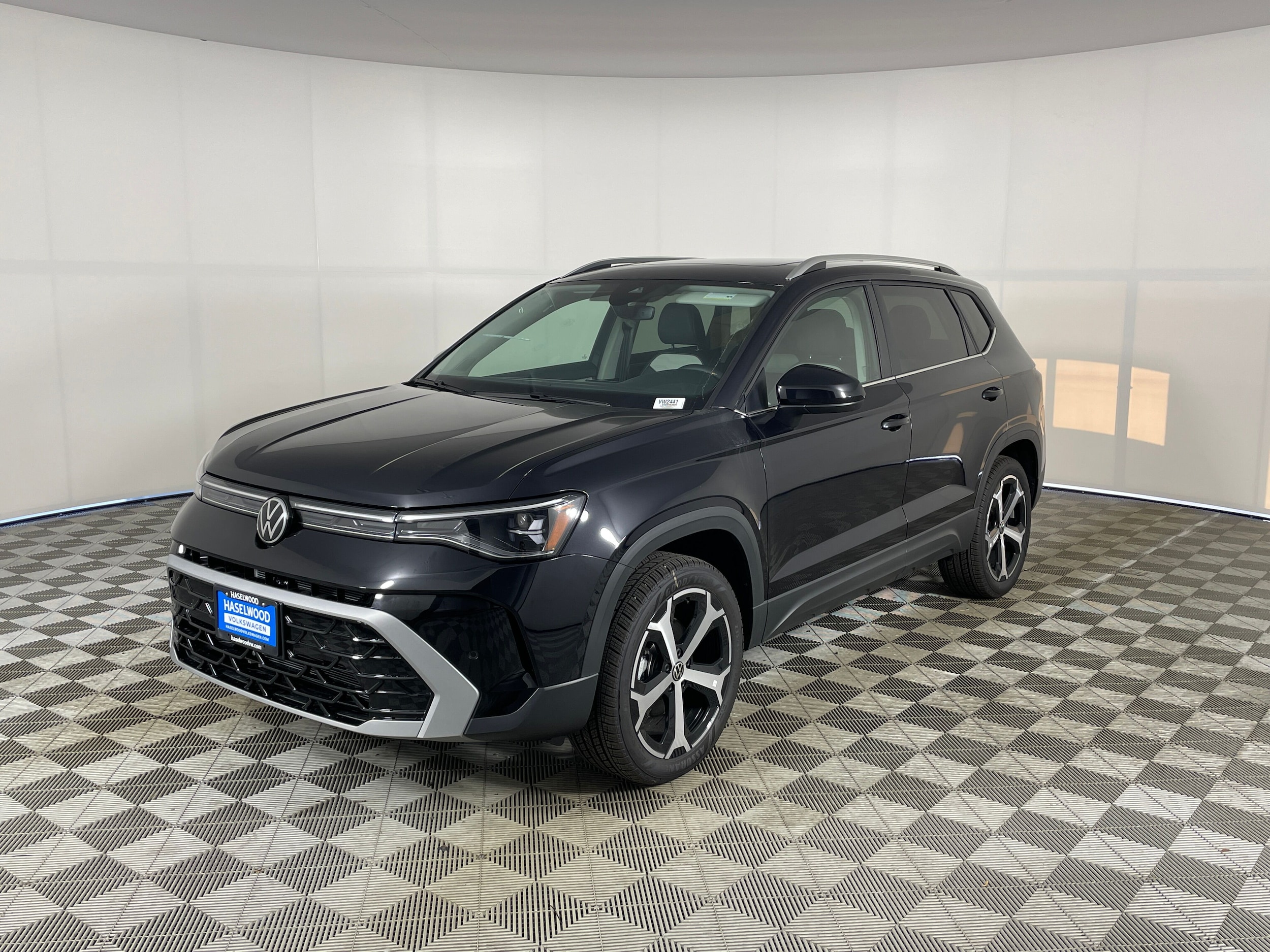 2025 Volkswagen Taos SEL's photo