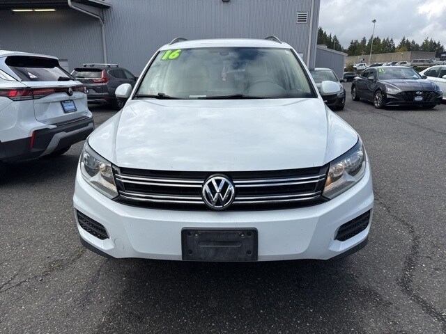 2016 Volkswagen Tiguan S photo 2