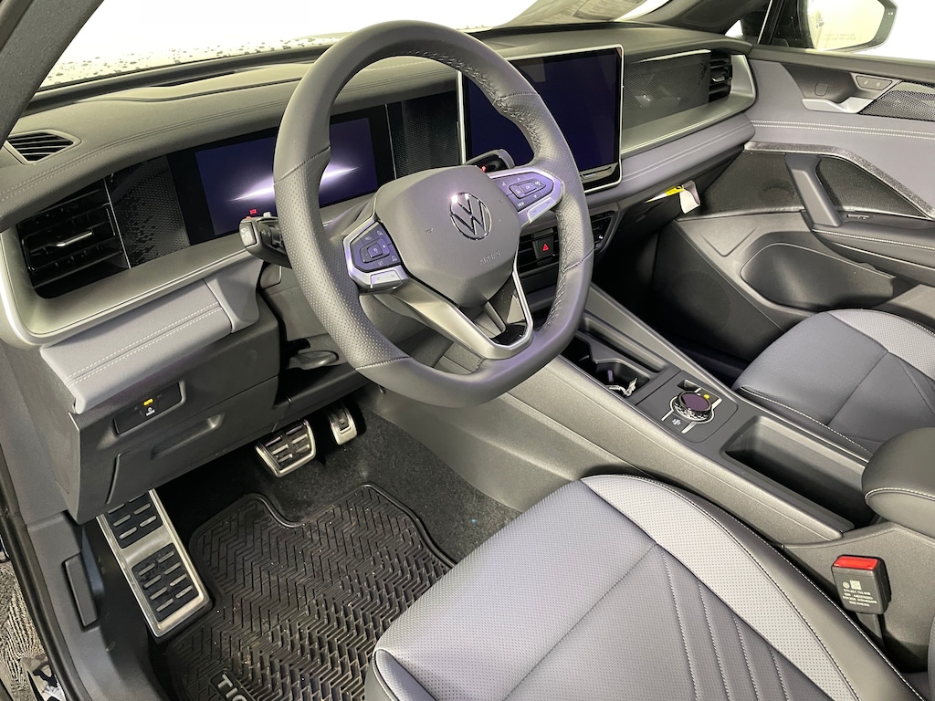 New 2026 Volkswagen Tiguan 2.0T SE R-Line Black SUV
