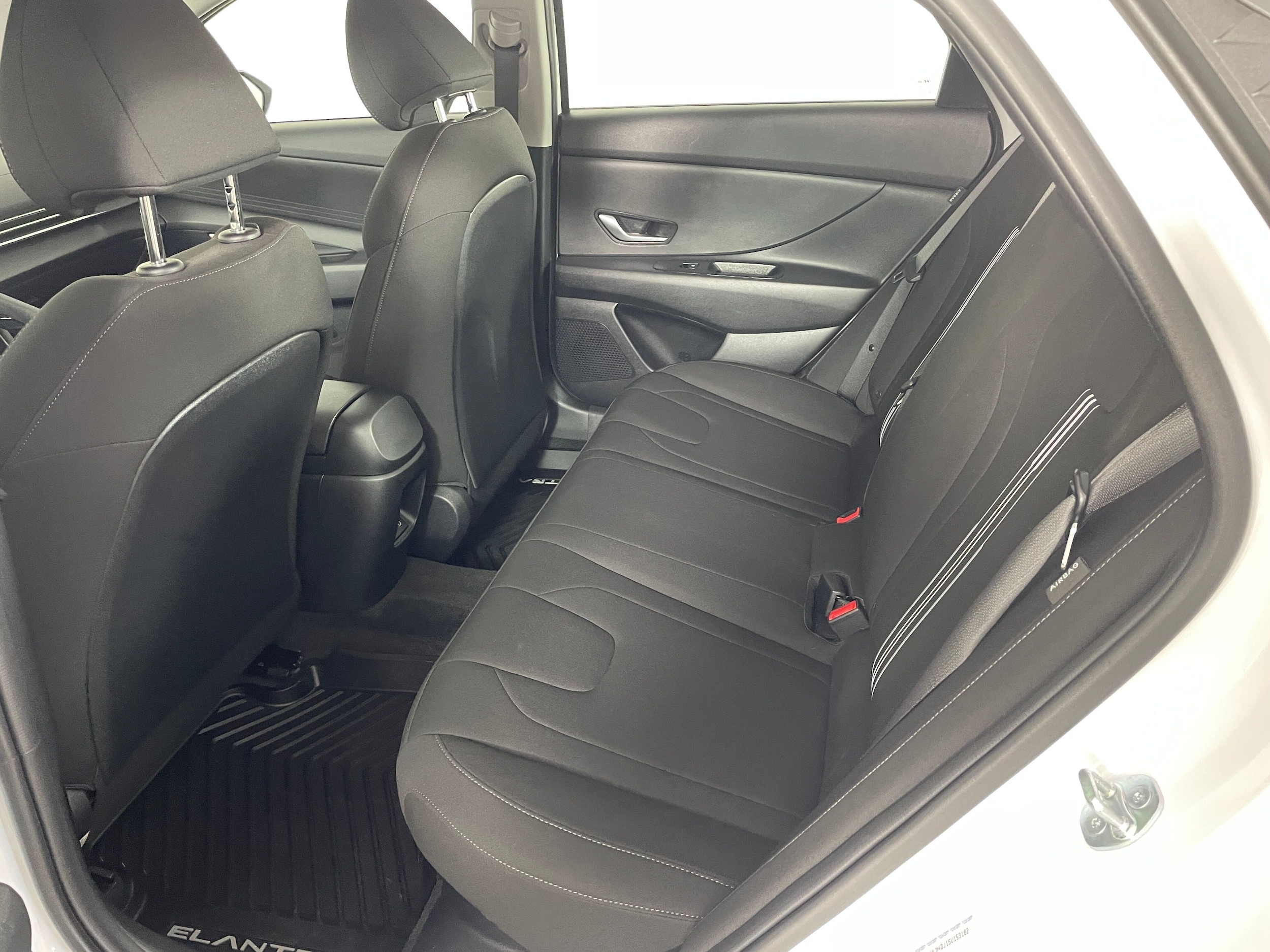 2025 Hyundai Elantra Blue - Photo 17