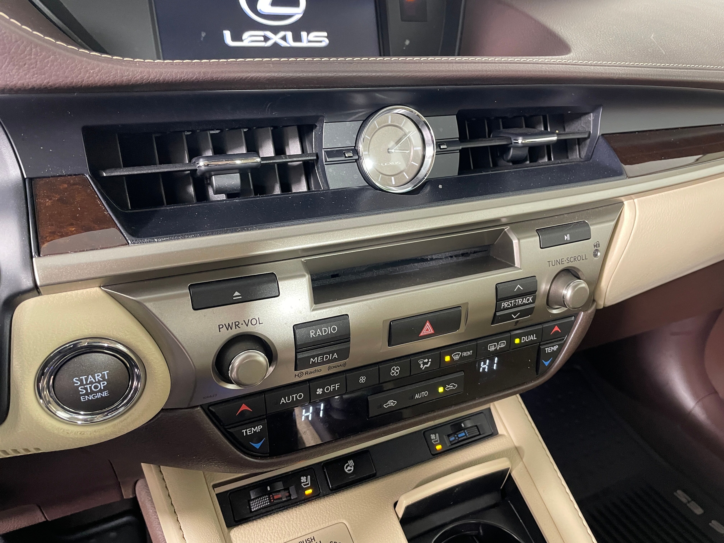 2016 LEXUS ES 350 photo 3