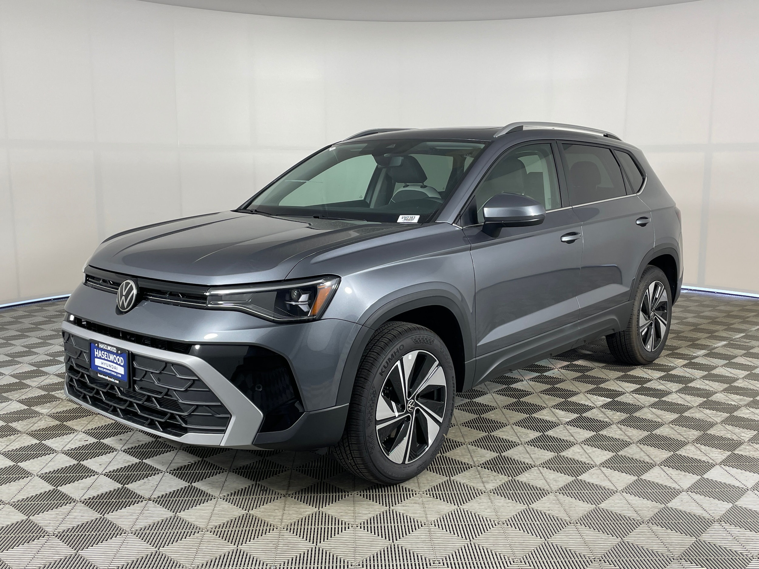 2025 Volkswagen Taos 1.5T SE 4Motion's photo