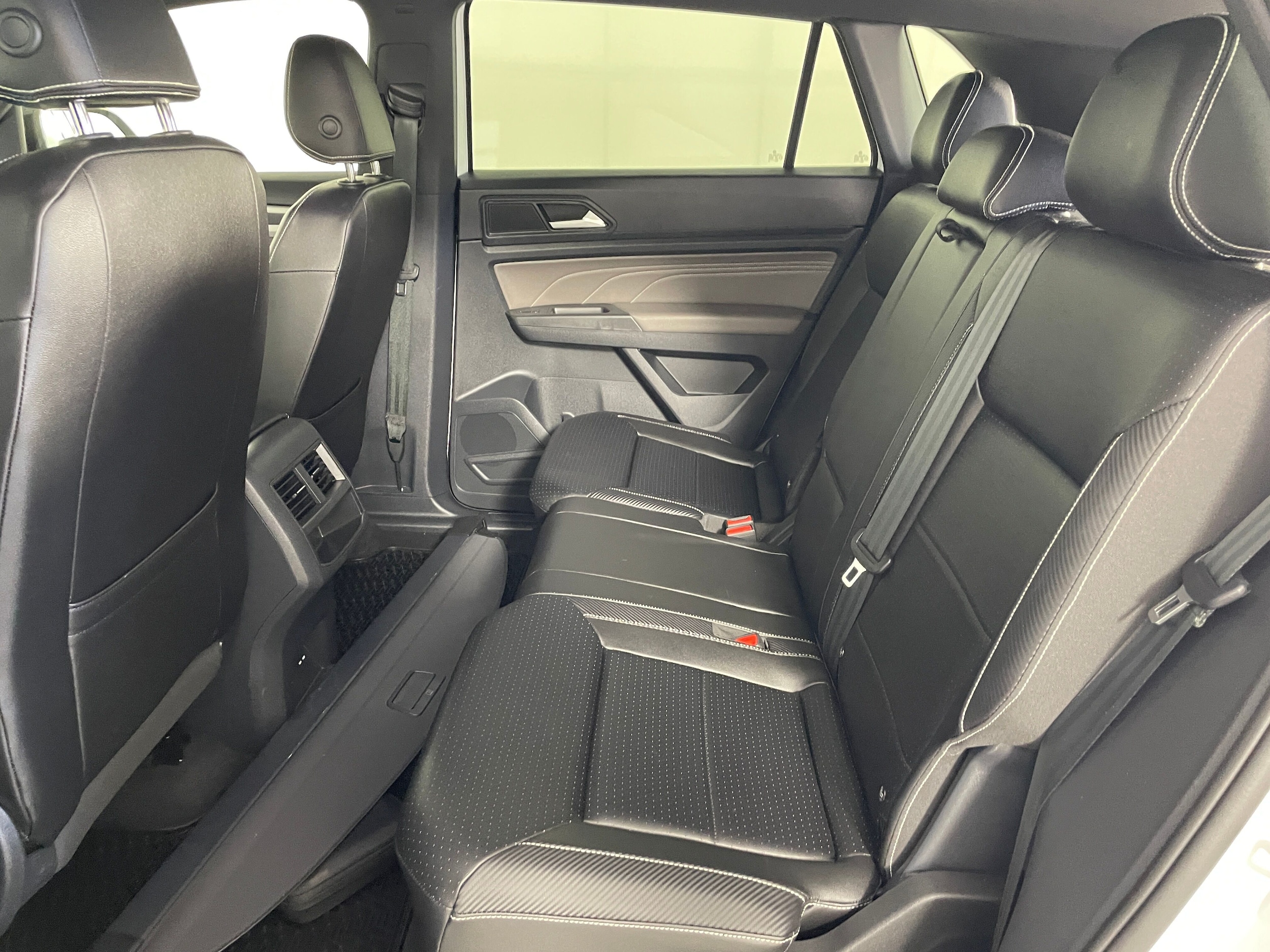 2023 Volkswagen Atlas Cross Sport SEL R-Line Black - Photo 17