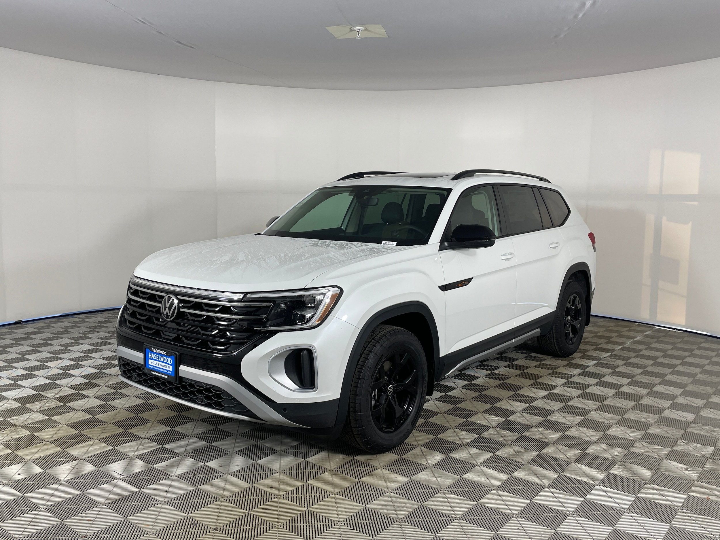 2026 Volkswagen Atlas Atlas Peak Edition's photo