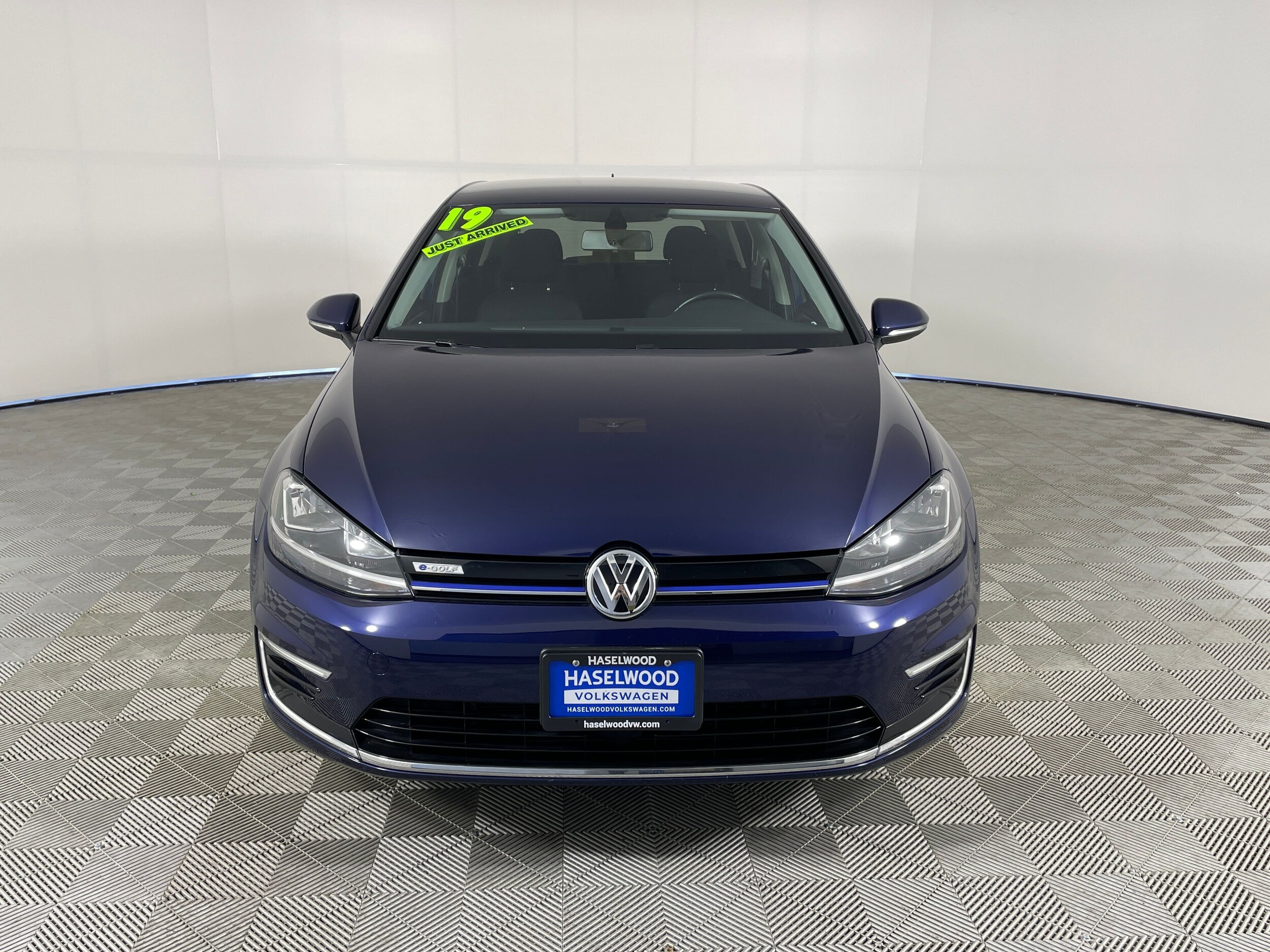 Certified 2019 Volkswagen e-Golf e-Golf SE with VIN WVWKR7AU1KW909339 for sale in Bremerton, WA