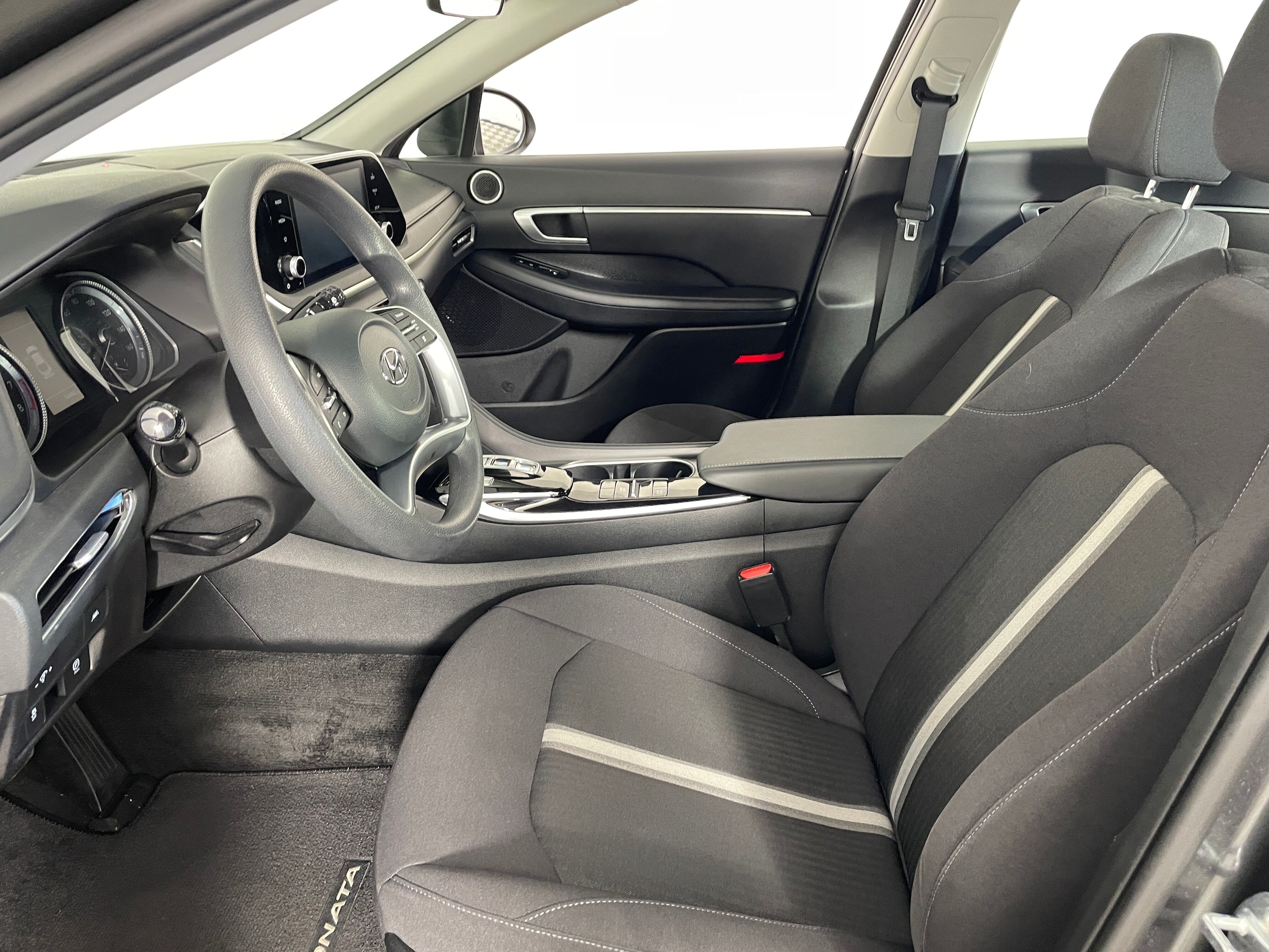 2021 Hyundai Sonata SEL photo 2