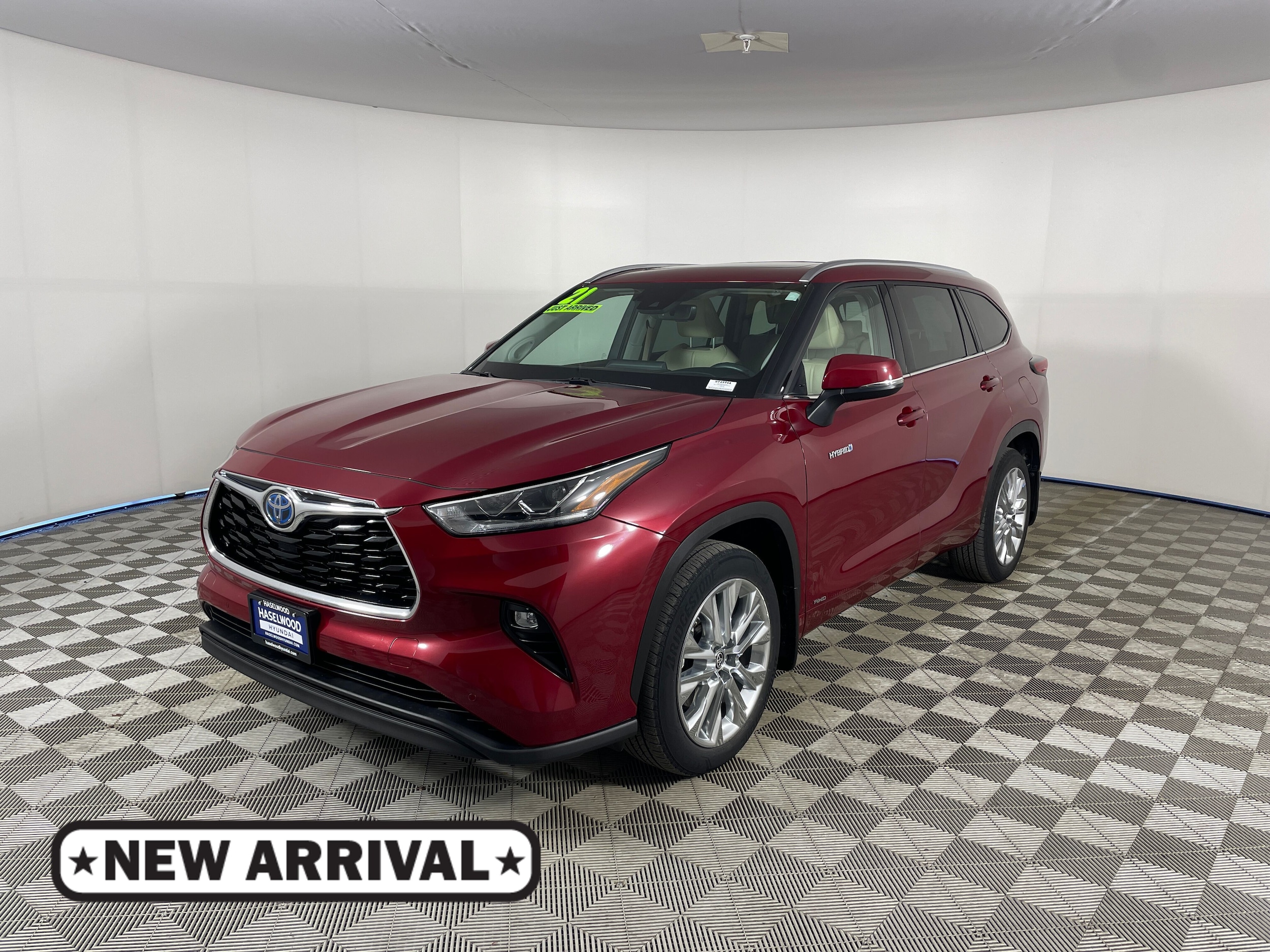 2021 Toyota Highlander Limited Hybrid 4x4's photo