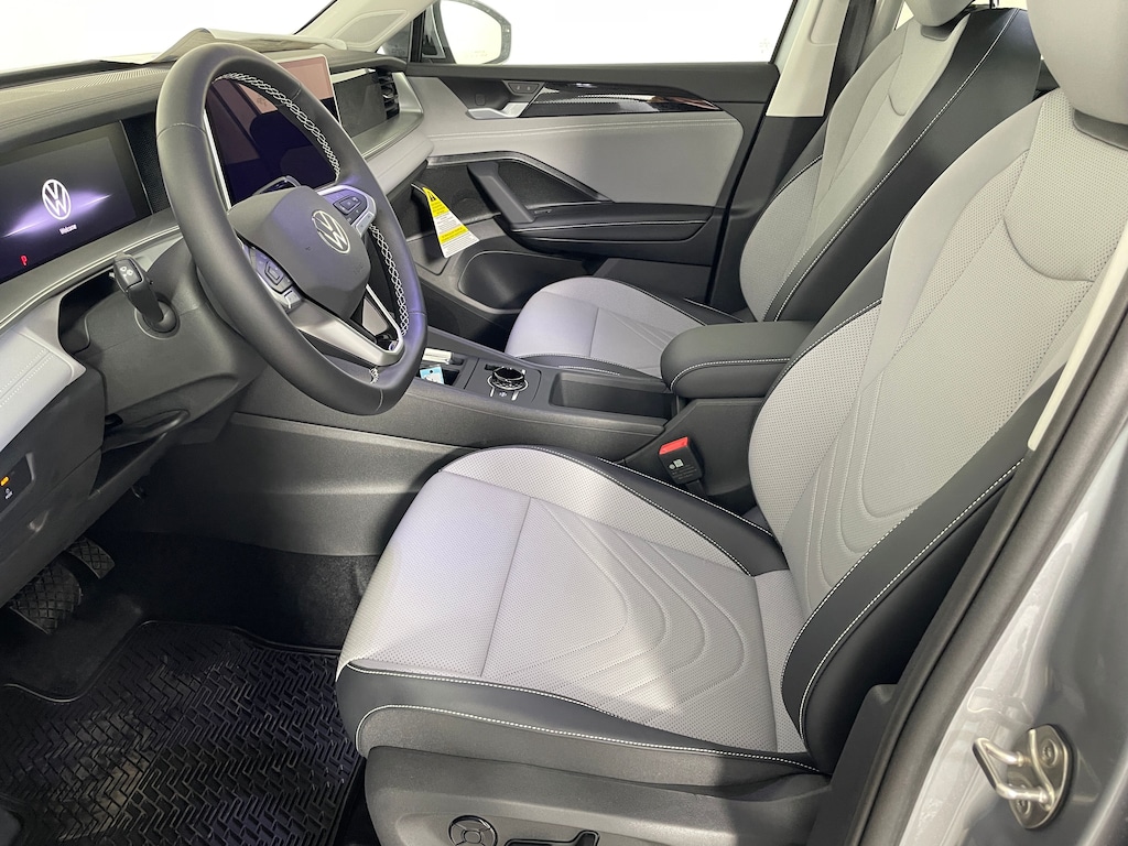 New 2026 Volkswagen Tiguan SE SUV
