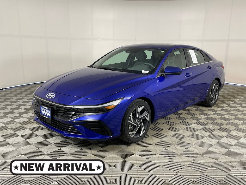 Used 2025 Hyundai Elantra SEL Convenience Sedan