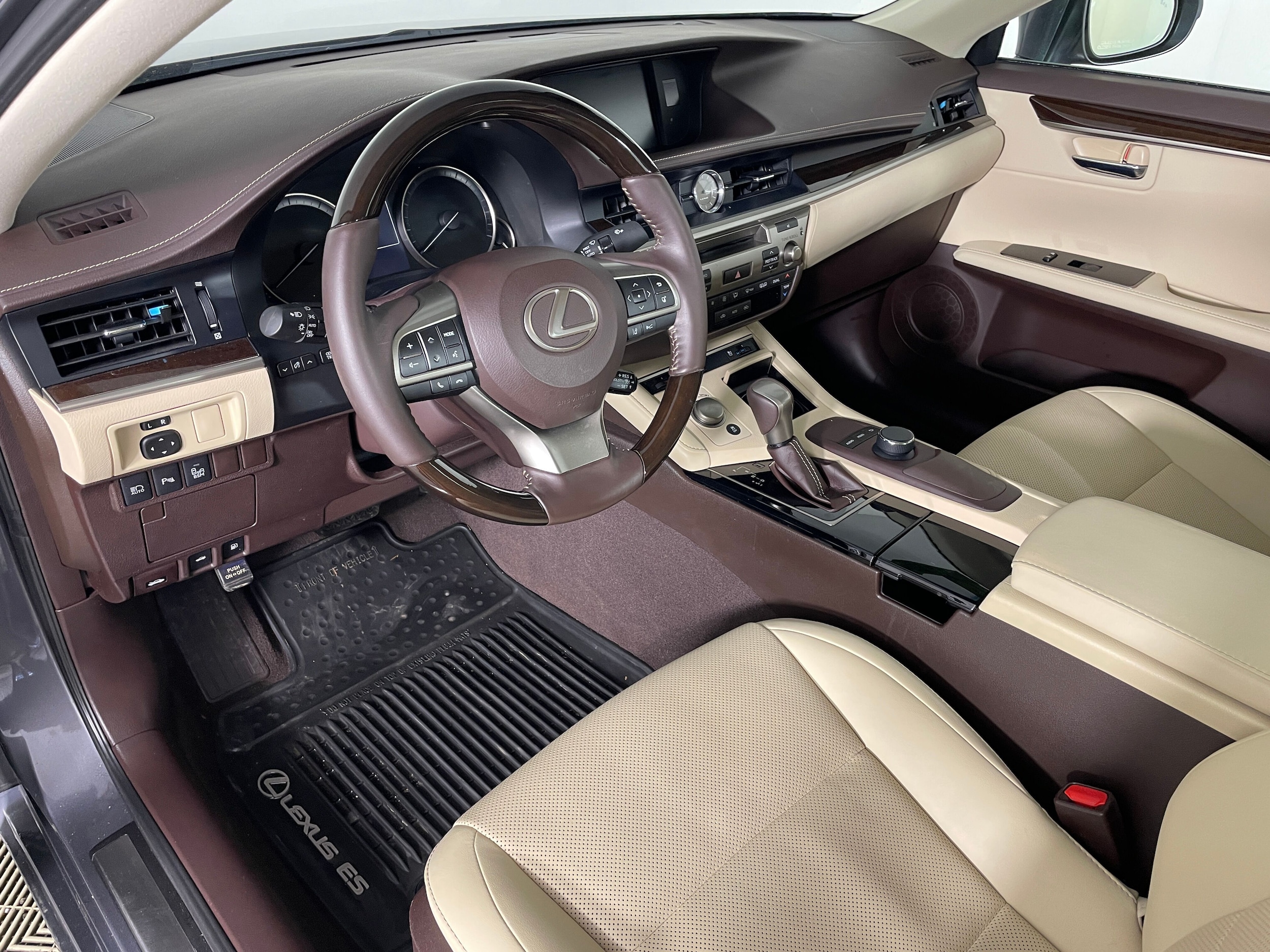 2016 LEXUS ES 350 photo 2