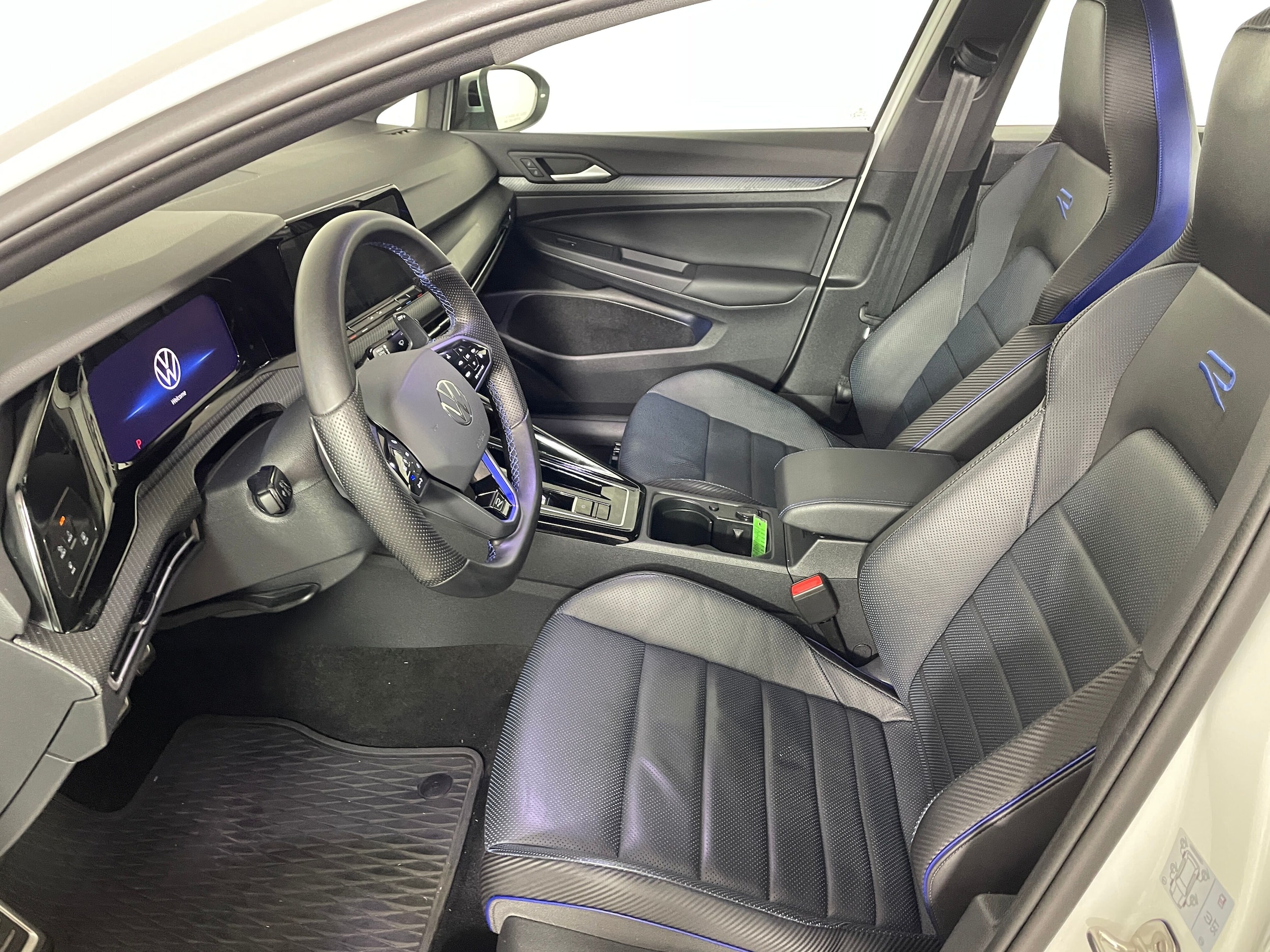 2023 Volkswagen Golf R 2.0T photo 2