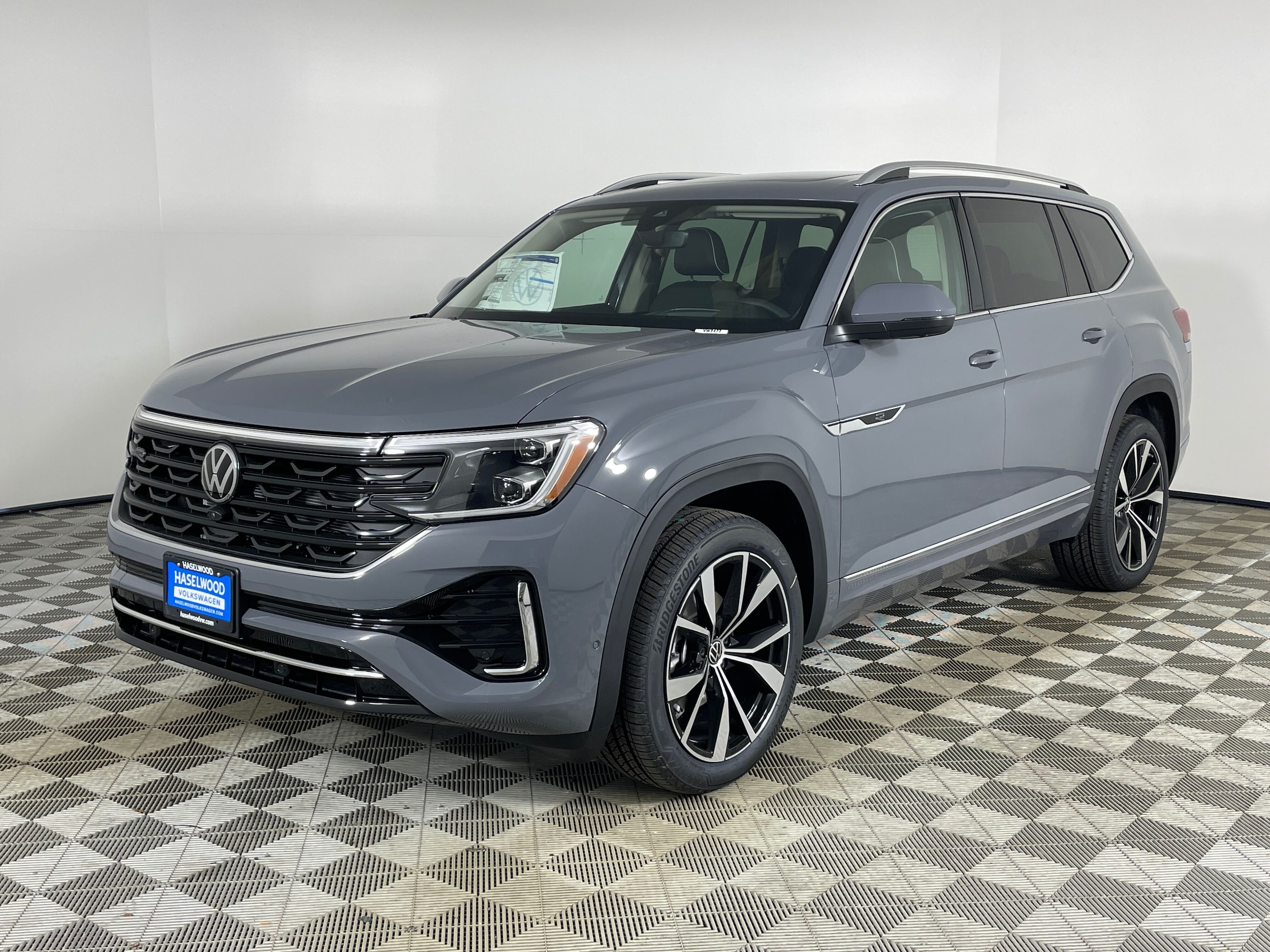 2026 Volkswagen Atlas SEL Premium R-Line's photo