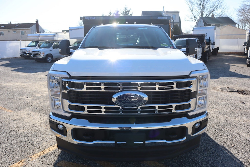 New 2025 Ford Super Duty F-350 DRW XL