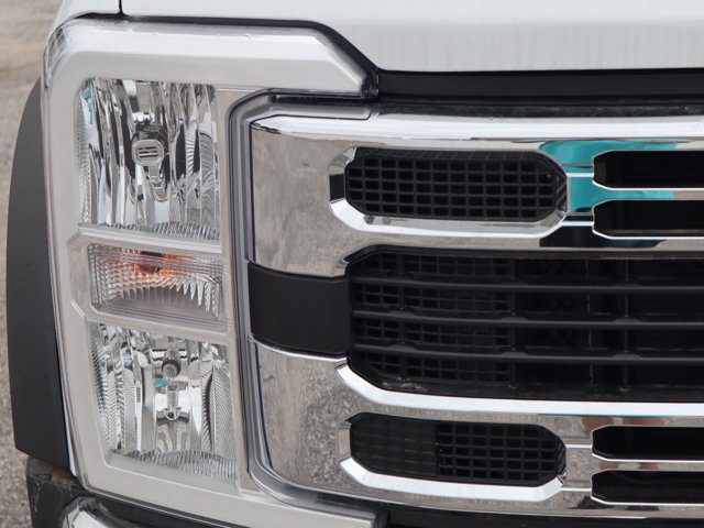 2025 Ford F-550 Super Duty Chassis Cab XL - Photo 12