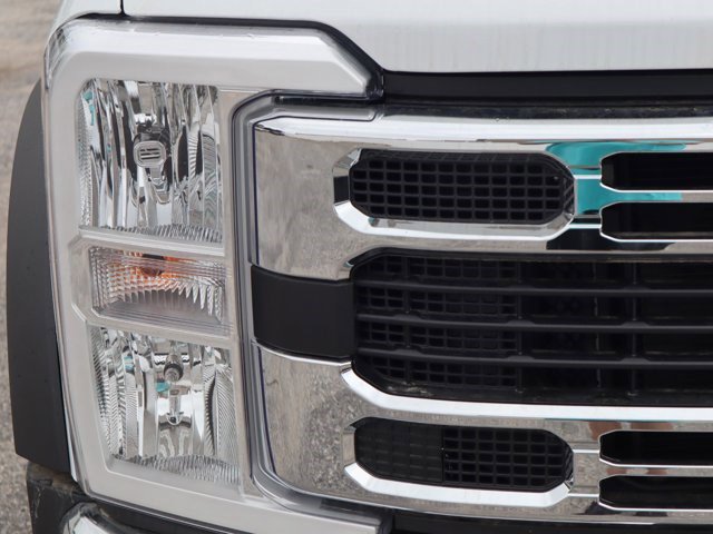 2025 Ford F-550 Super Duty Chassis Cab XL - Photo 12