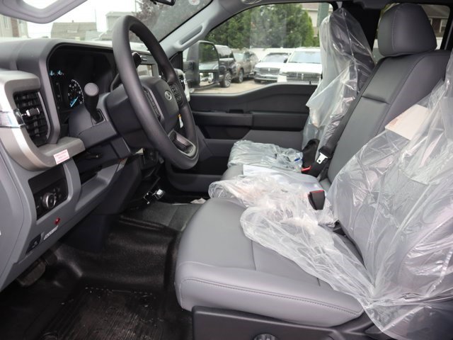 2025 Ford F-550 Super Duty Chassis Cab XL - Photo 21