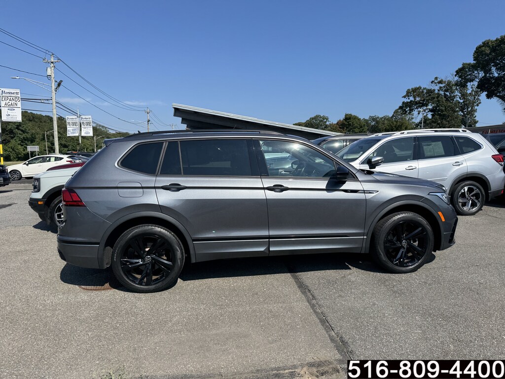 Used 2024 Volkswagen Tiguan SE R-Line Black 2.0T SE R-Line Black 4MOTION