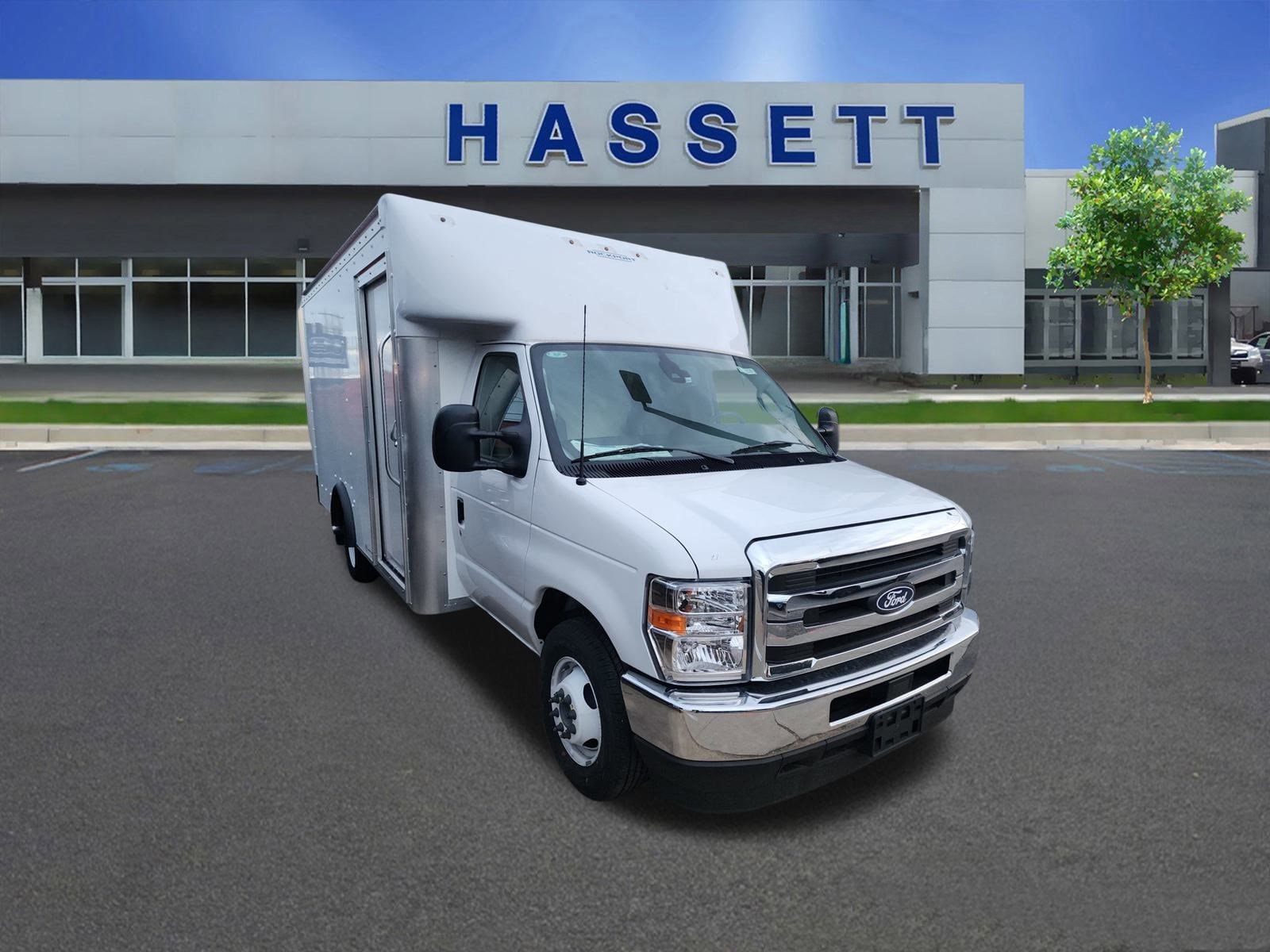 2026 Ford E-Series Cutaway Base's photo