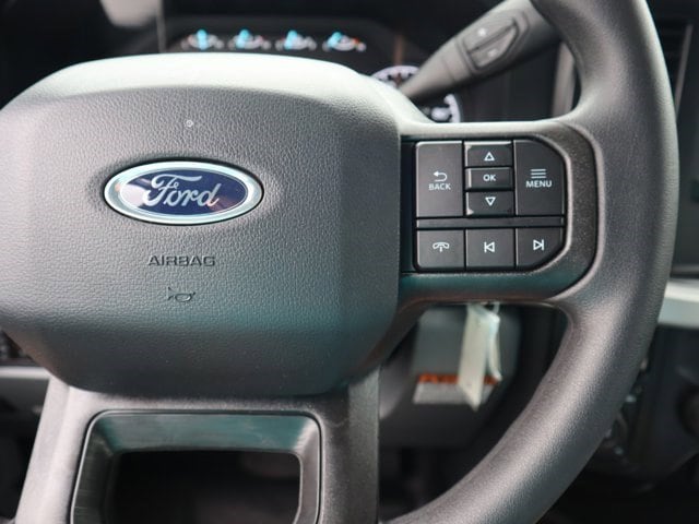 2025 Ford F-550 Super Duty Chassis Cab XL - Photo 24