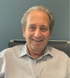 Staff member Howard Strauss from ID_ce0e667b5b02