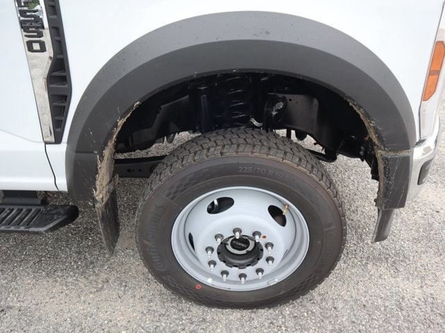 2025 Ford F-550 Super Duty Chassis Cab XL - Photo 14