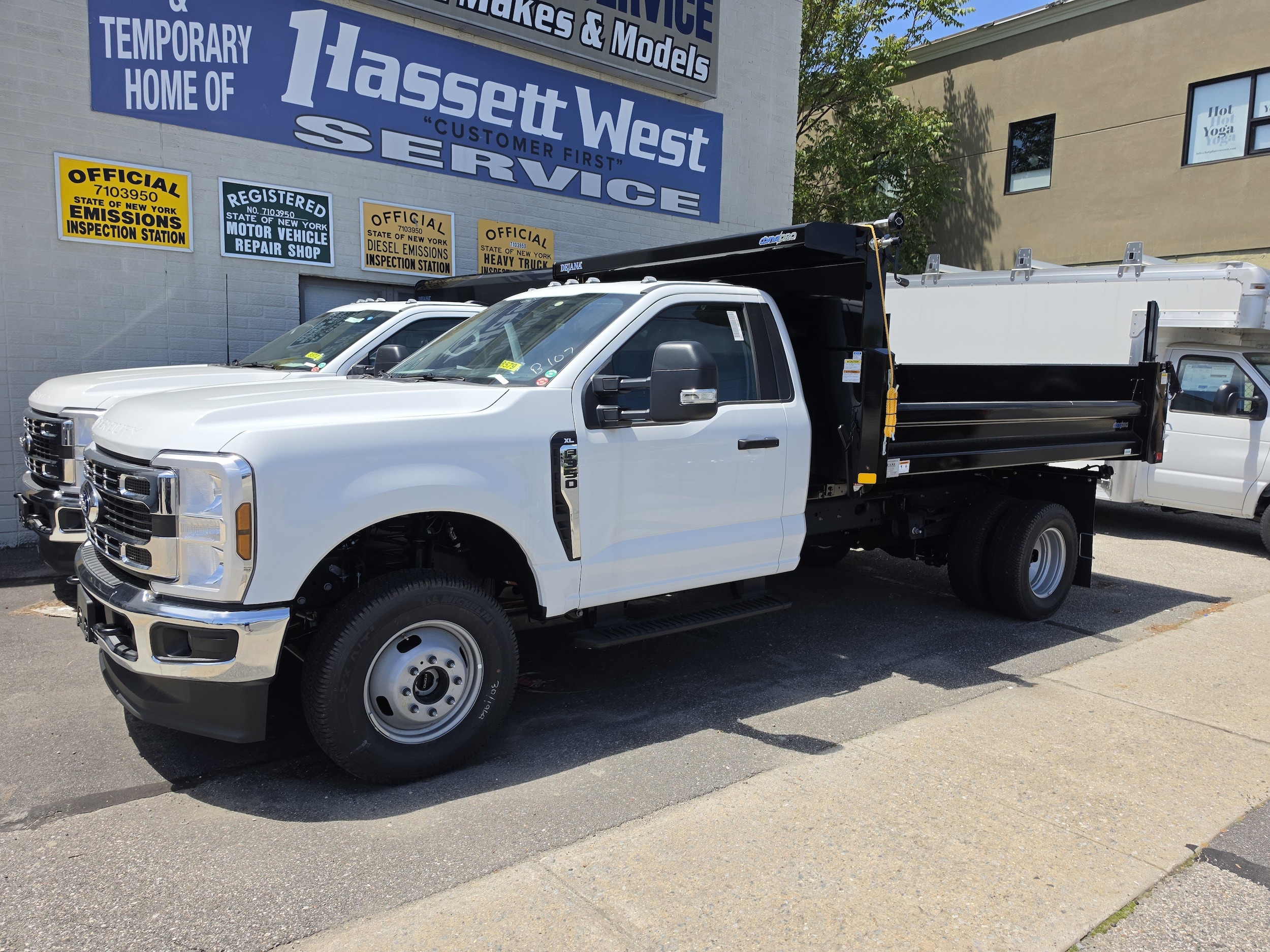 2025 Ford F-350 Super Duty Chassis Cab XL