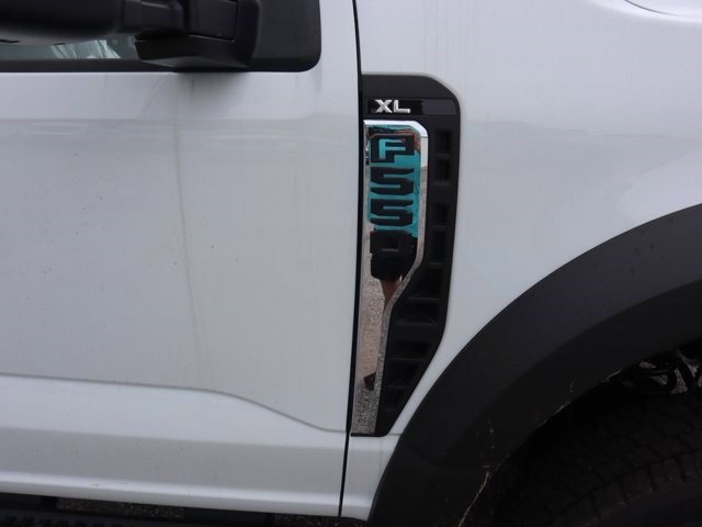2025 Ford F-550 Super Duty Chassis Cab XL - Photo 19