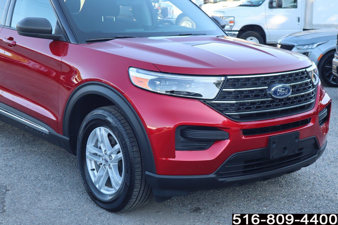 2024 Ford Explorer XLT photo 2