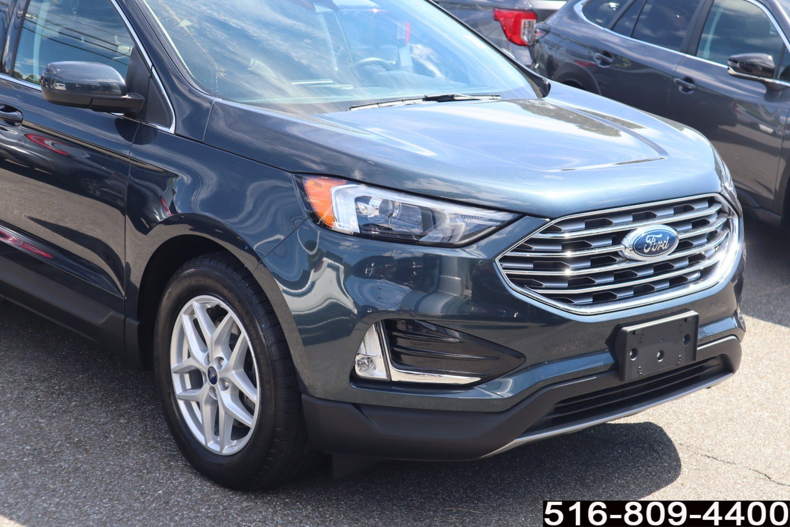 2022 Ford Edge SEL photo 2
