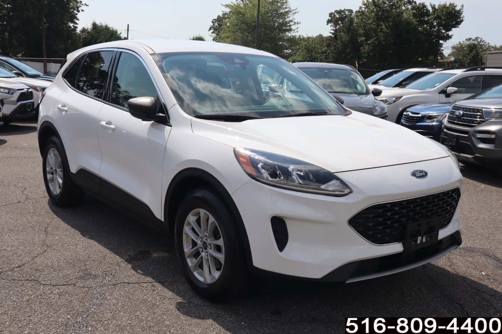 2022 Ford Escape SE photo 2