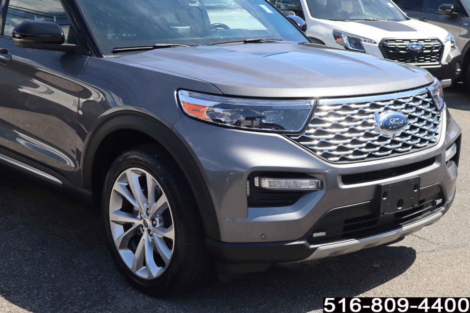 2022 Ford Explorer Platinum Hybrid photo 2