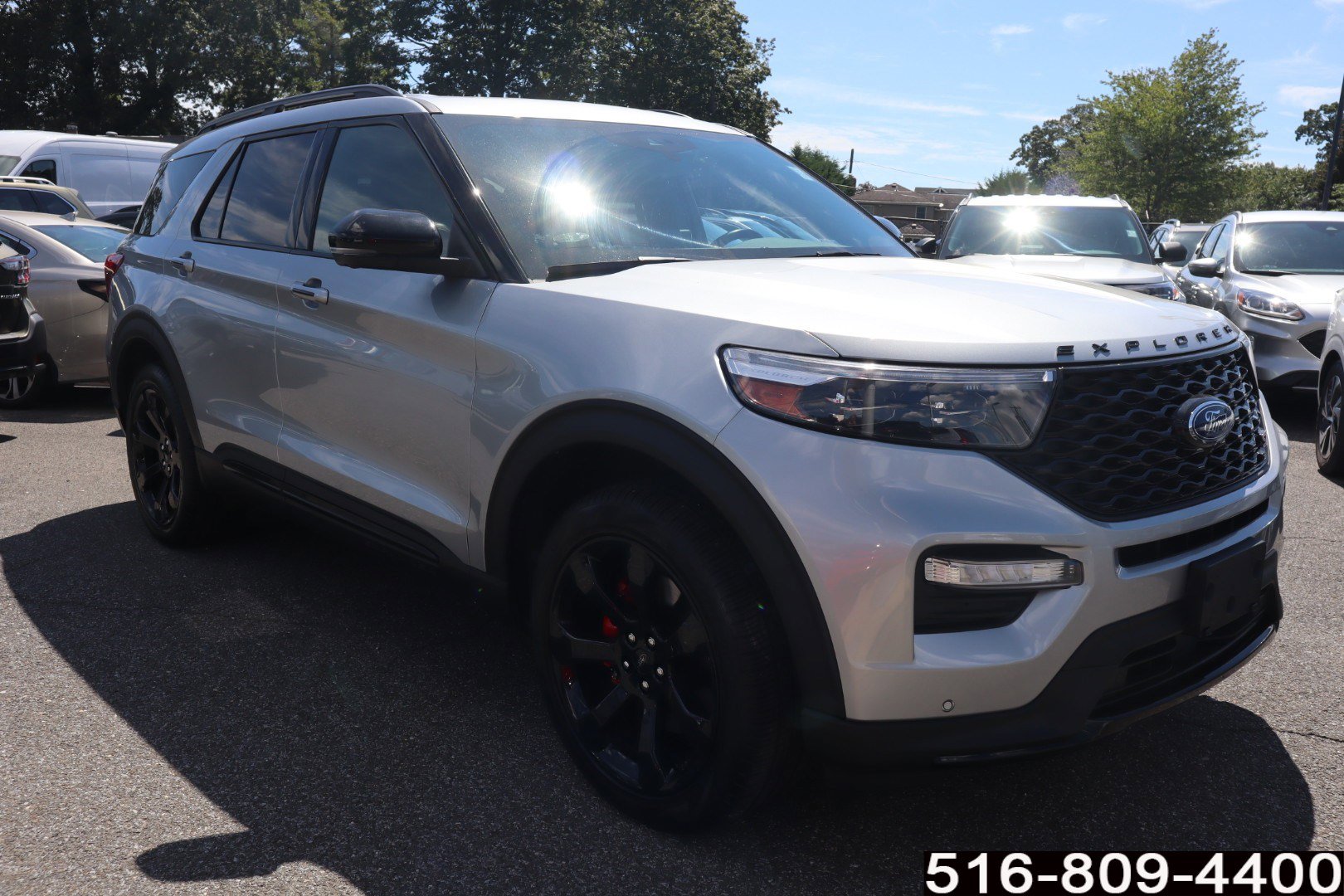 2022 Ford Explorer ST photo 2