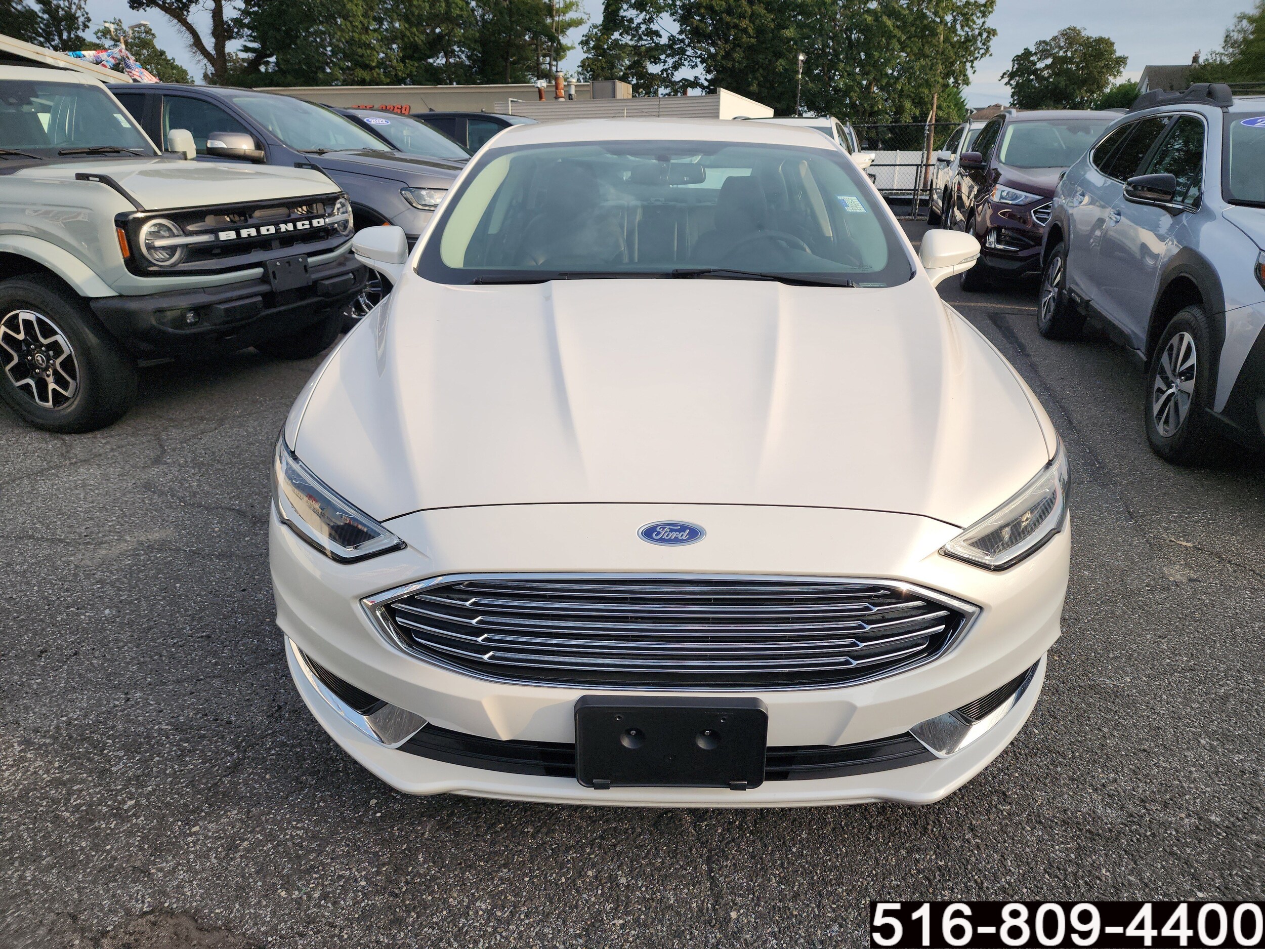 2018 Ford Fusion SE photo 2