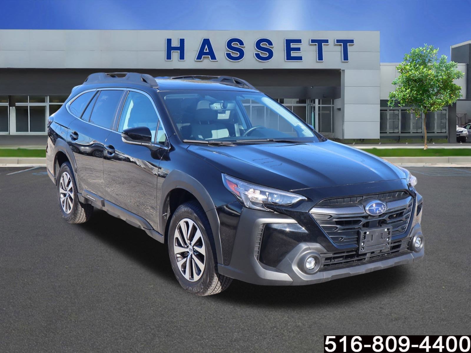 2025 Subaru Outback Premium's photo