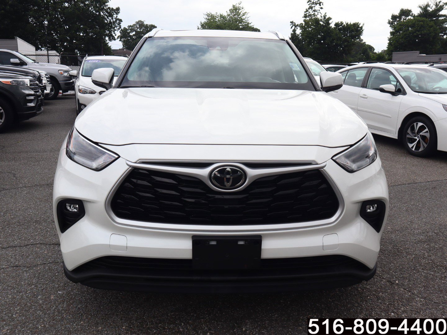 2021 Toyota Highlander XLE photo 3