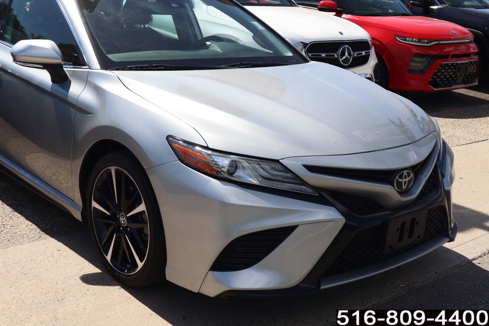 2019 Toyota Camry XSE photo 3