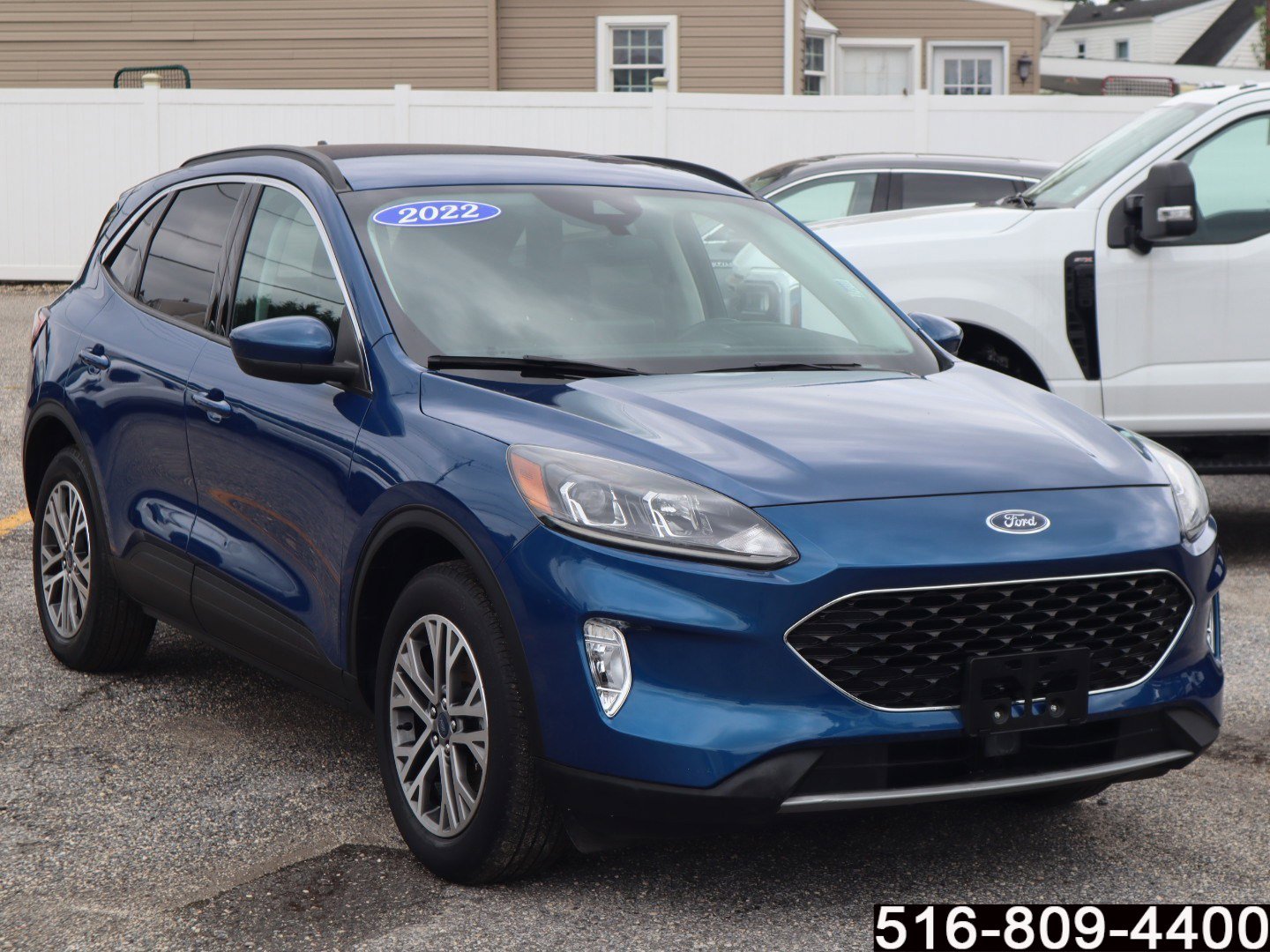 2022 Ford Escape SEL photo 2