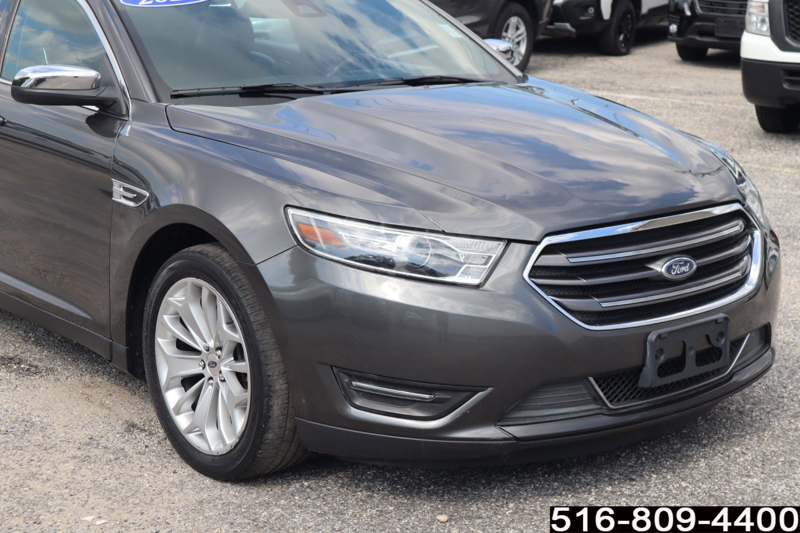 2018 Ford Taurus Limited photo 2