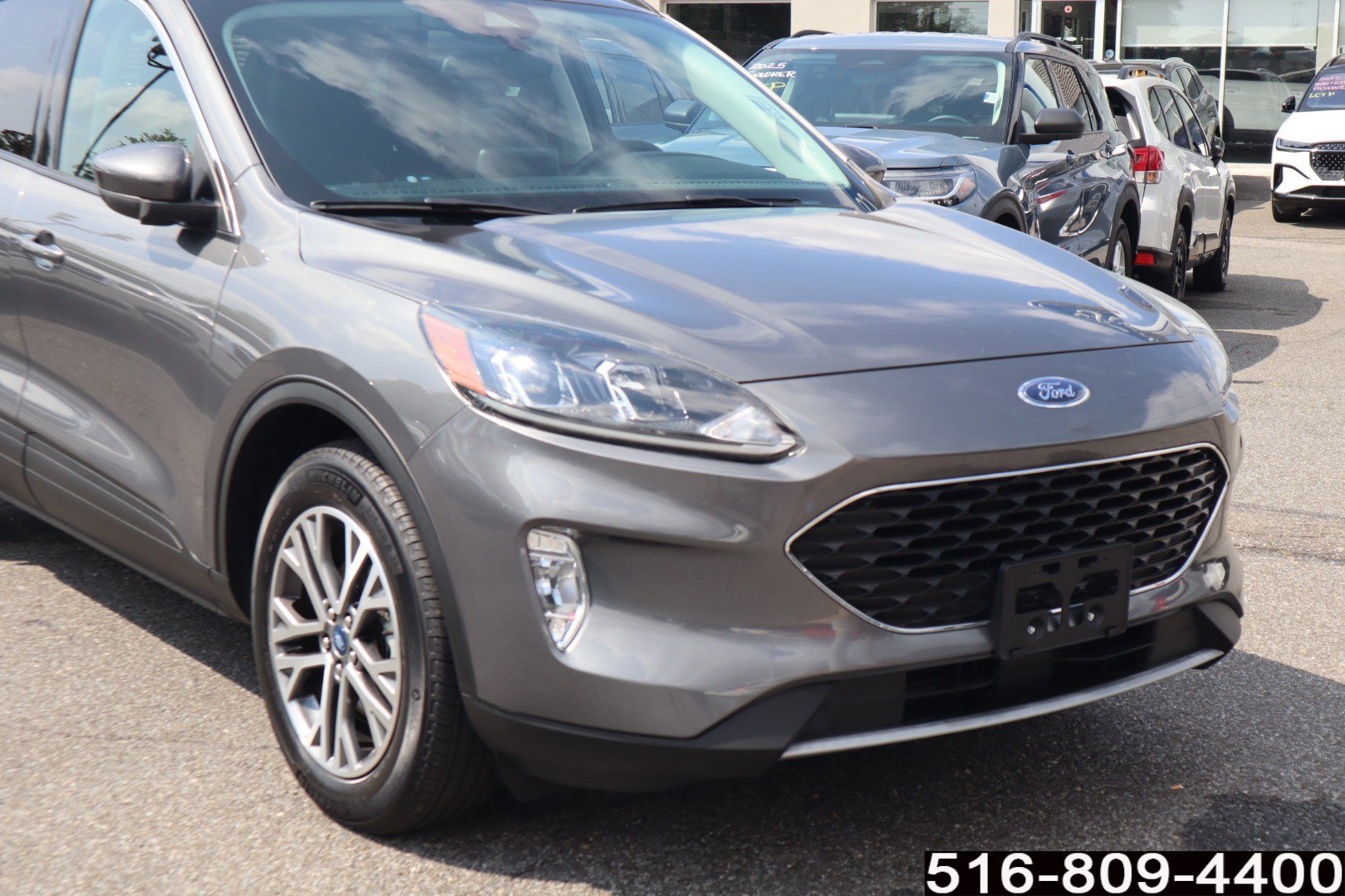 2022 Ford Escape SEL photo 2