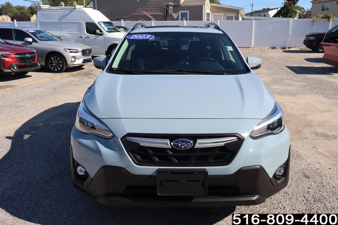 2023 Subaru Crosstrek Limited photo 2