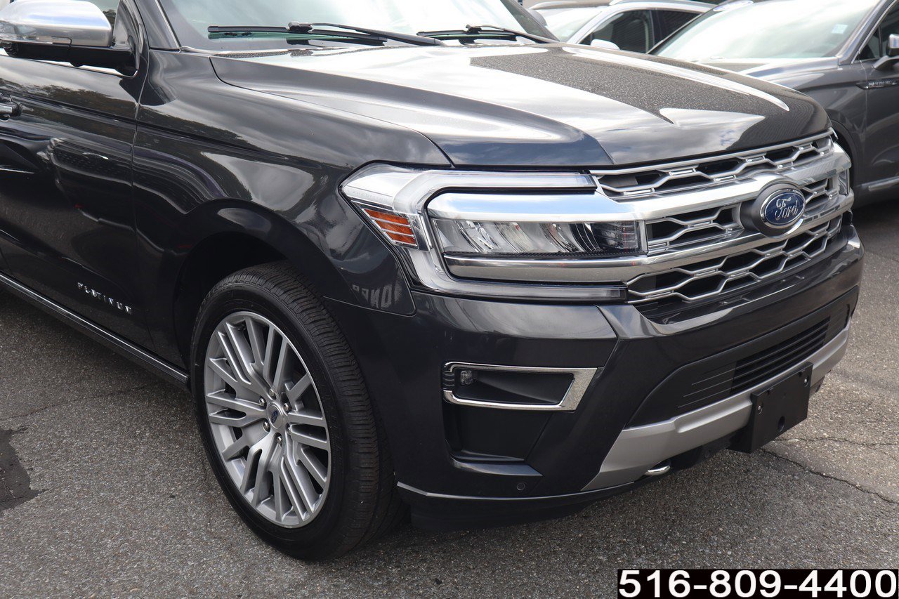 2022 Ford Expedition Platinum photo 2